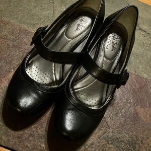 Black Mary‎ Jane Heels